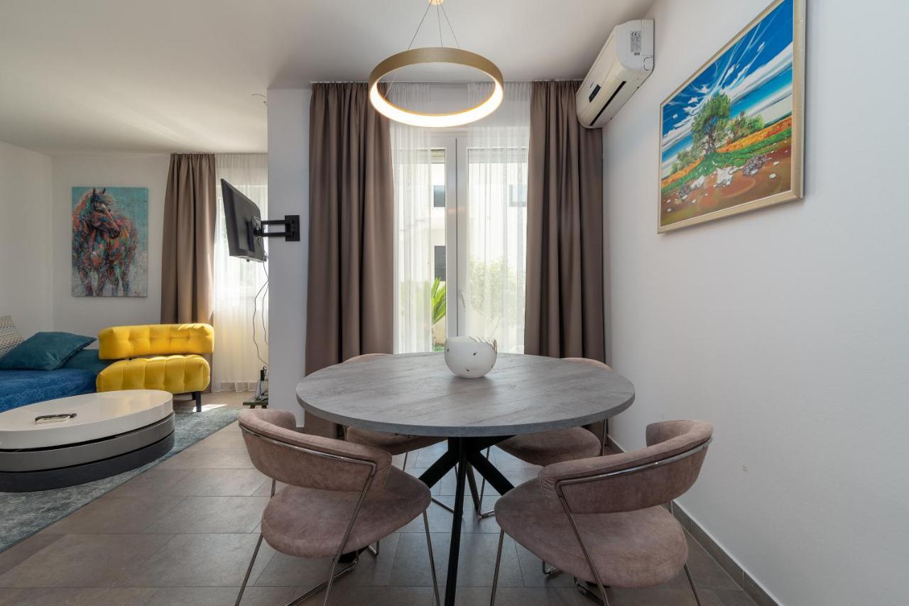 Apartments Liam Trogir Bagian luar foto