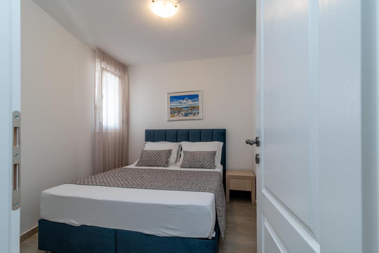 Apartments Liam Trogir Bagian luar foto