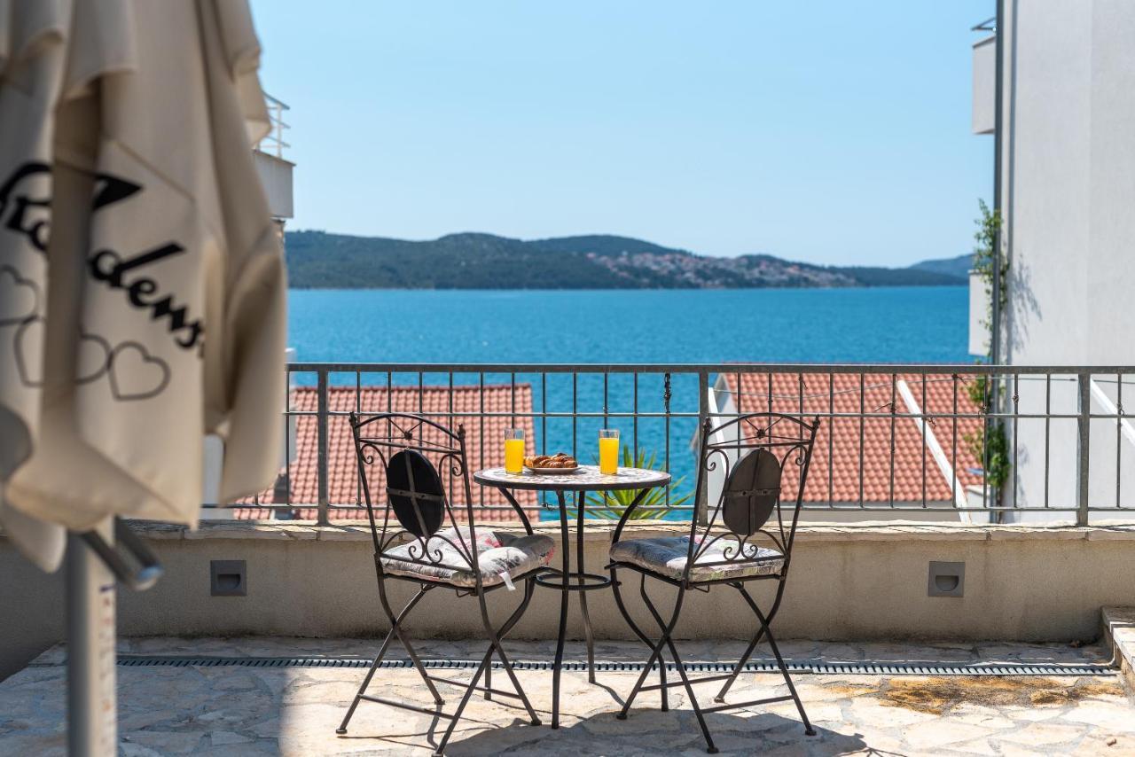 Apartments Liam Trogir Bagian luar foto