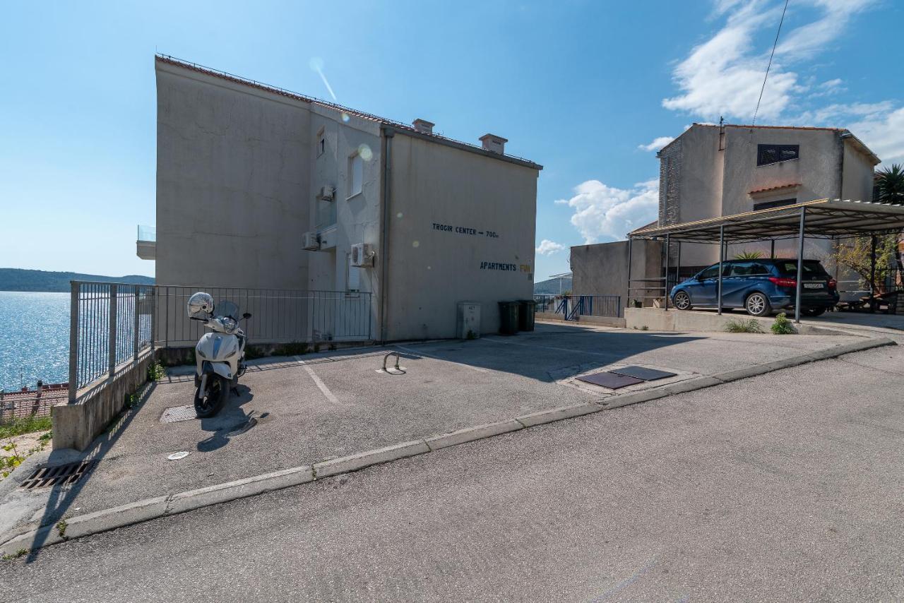 Apartments Liam Trogir Bagian luar foto
