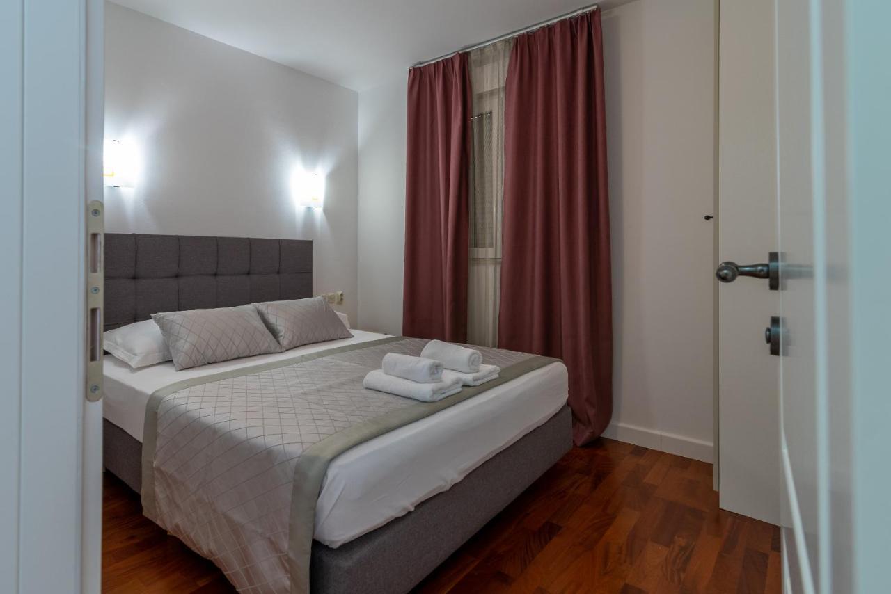 Apartments Liam Trogir Bagian luar foto