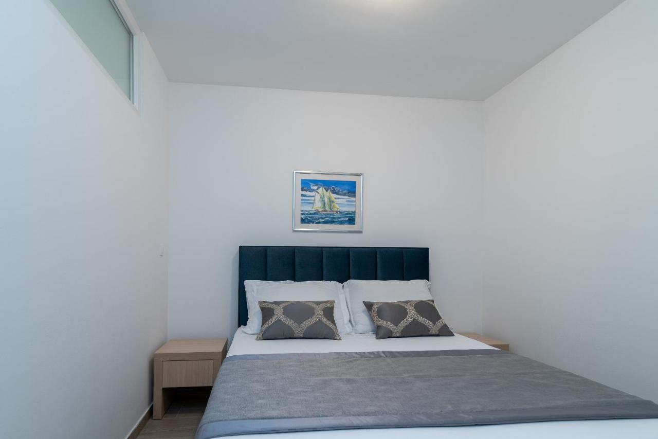 Apartments Liam Trogir Bagian luar foto