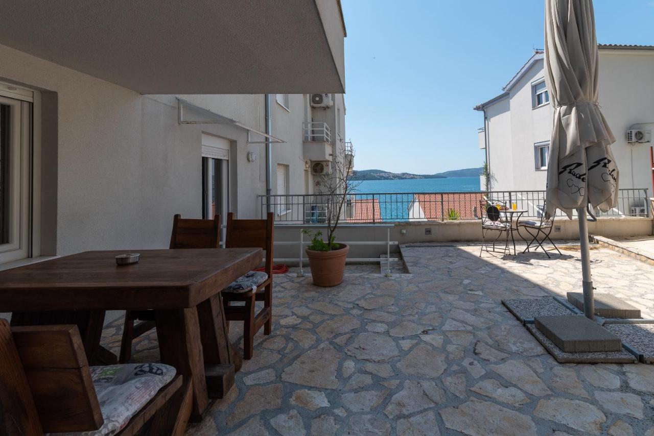 Apartments Liam Trogir Bagian luar foto