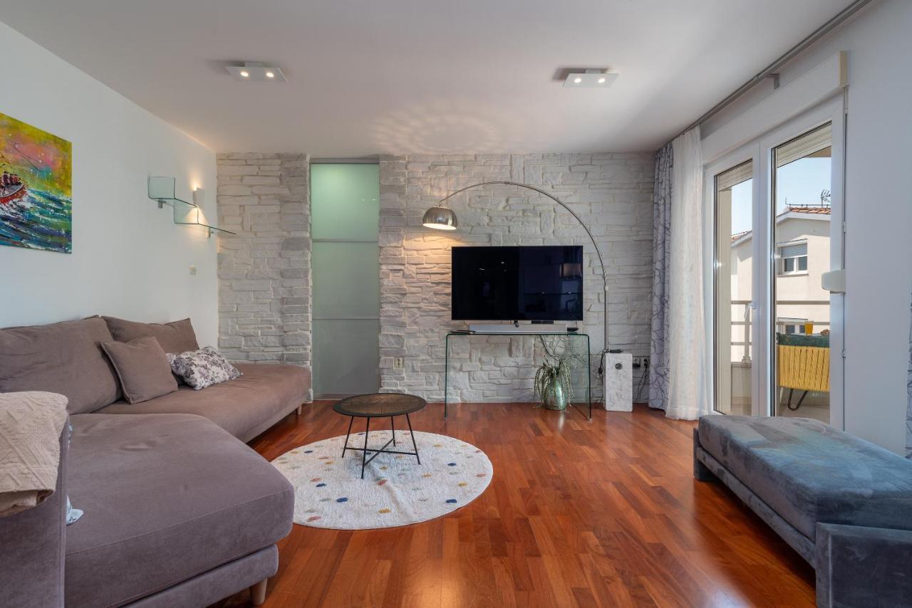 Apartments Liam Trogir Bagian luar foto